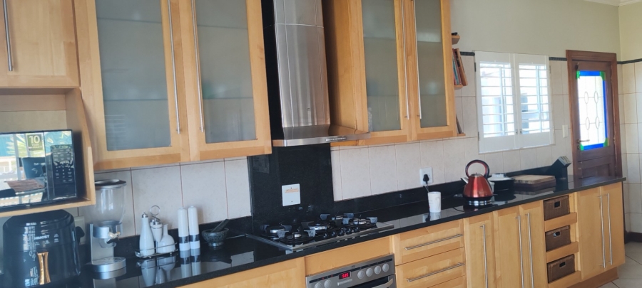4 Bedroom Property for Sale in Caribbean Beach Club North West